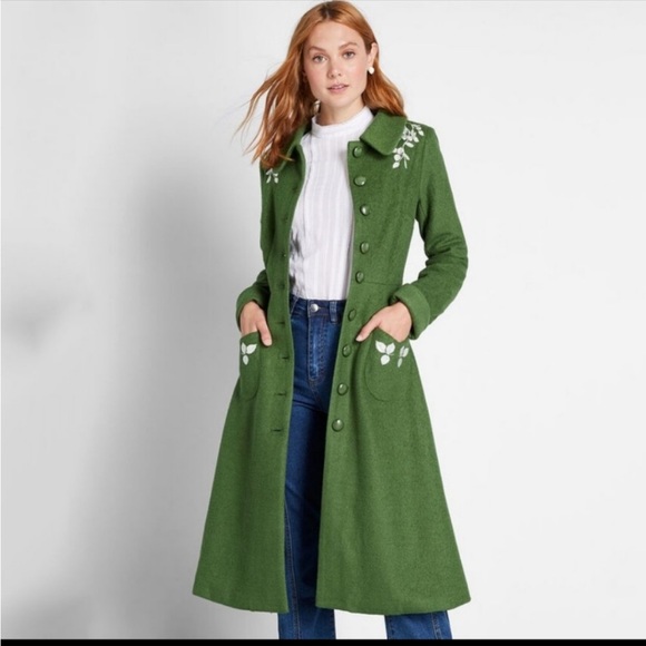 ModCloth x Collectif Coat Small UK 10 Vintage-Inspired Embroidered Cranberry - Picture 16 of 16